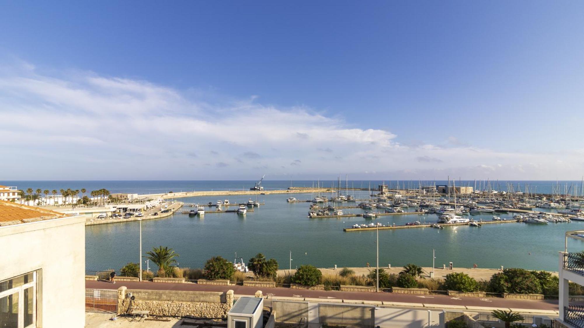 Vista Mare Apartments Marina di Ragusa Exteriör bild